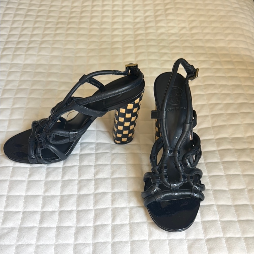 Tory Burch black woven sandal with raffia checkered heel size 7